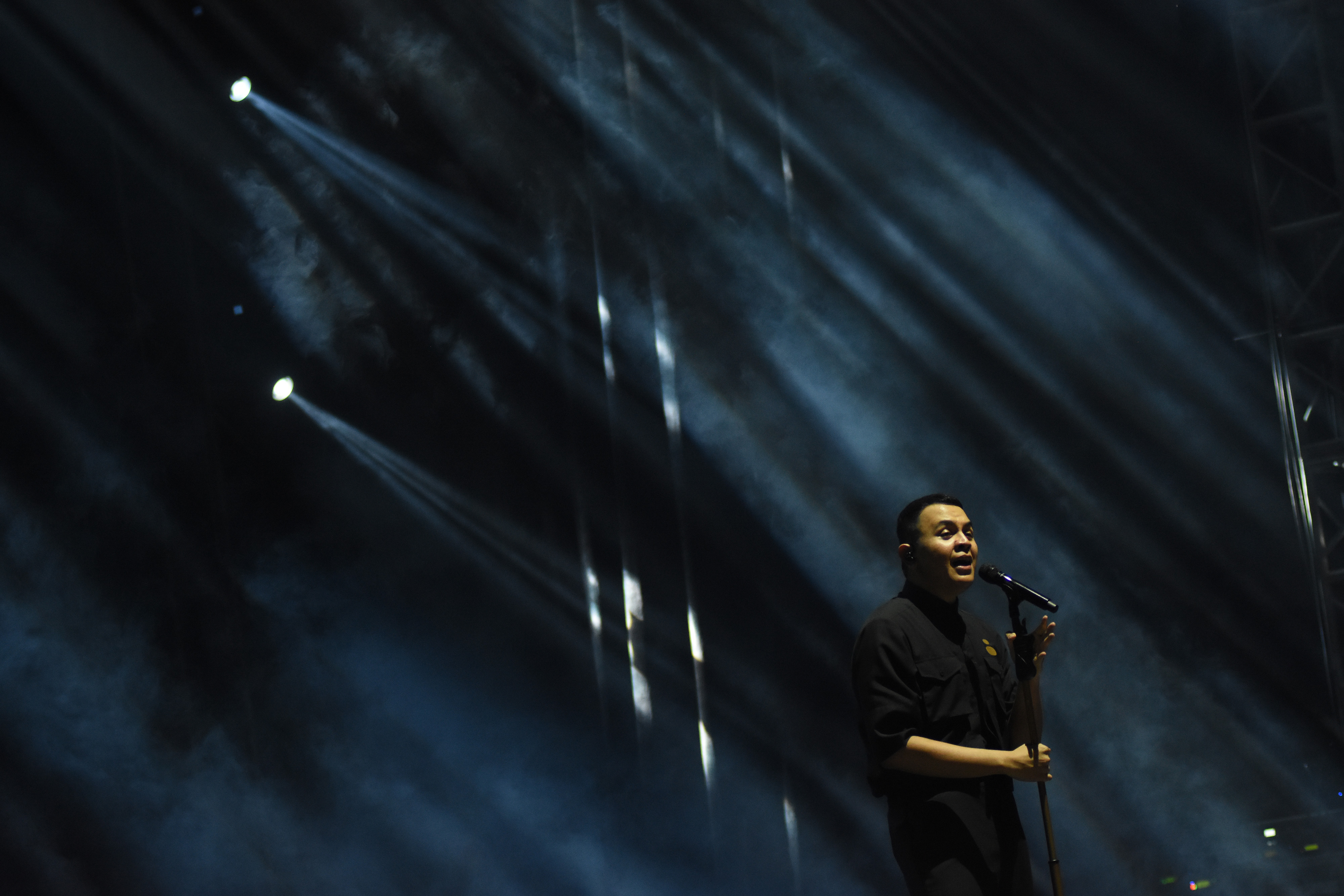 Rangkaian konser sewindu karier Tulus ditutup di Senayan, Jakarta, Jumat (1/11).