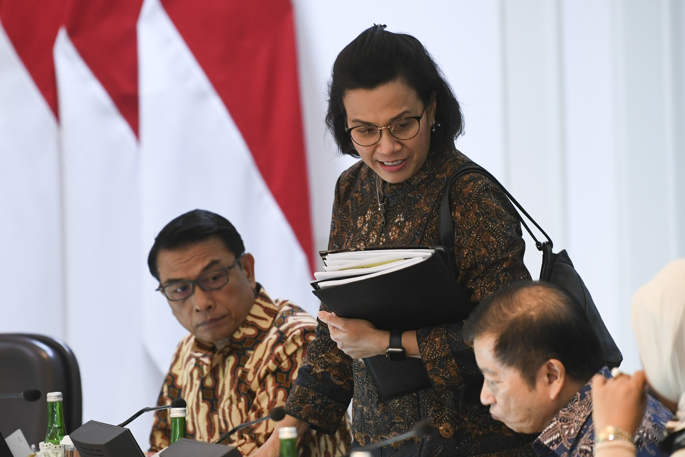 Menteri keuangan Sri Mulyani di Istana Kepresidenan