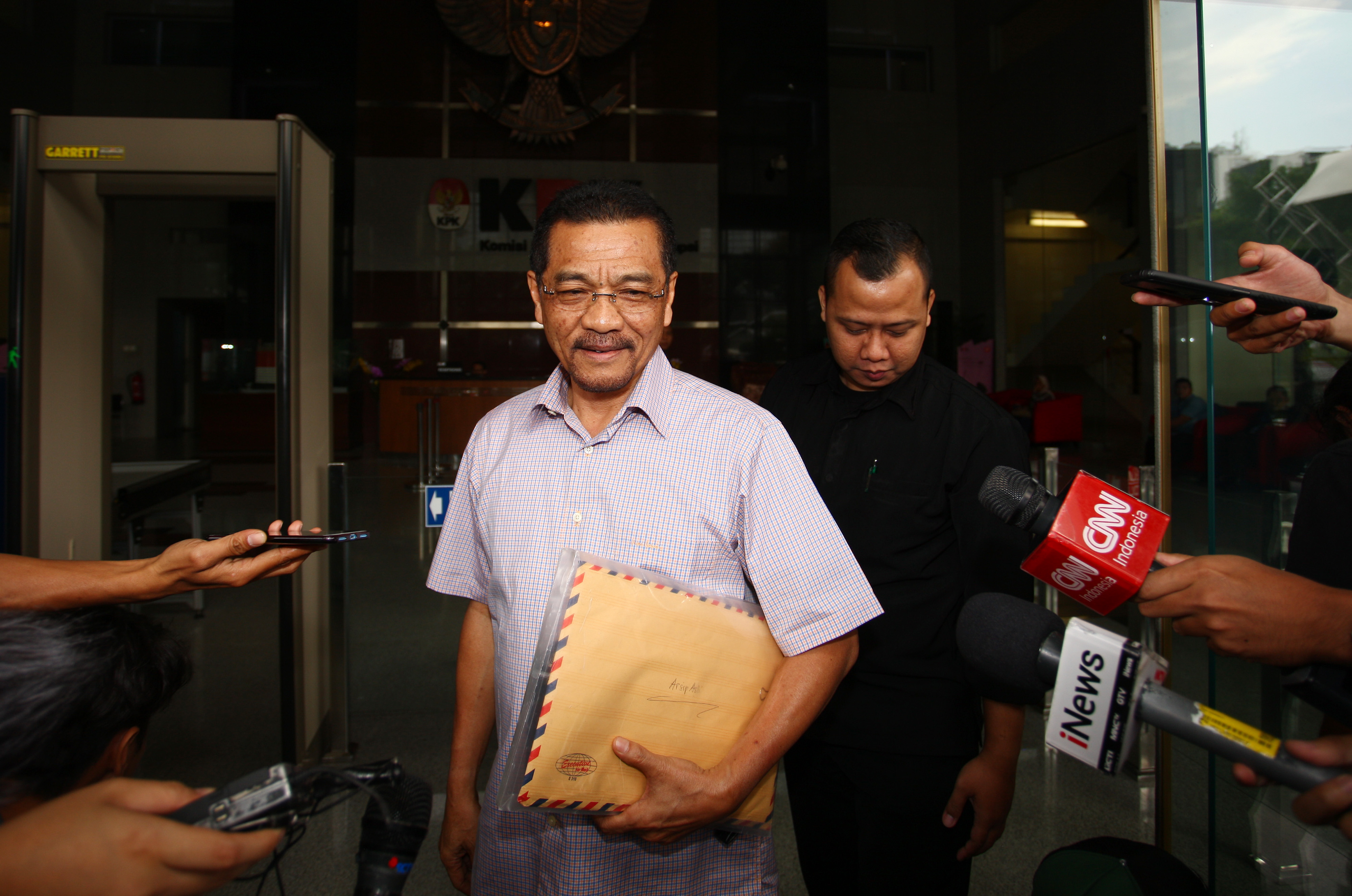 Mantan menteri Dalam Negeri Gamawan Fauzi diperiksa KPK untuk kasus pendirian IPDN Medan