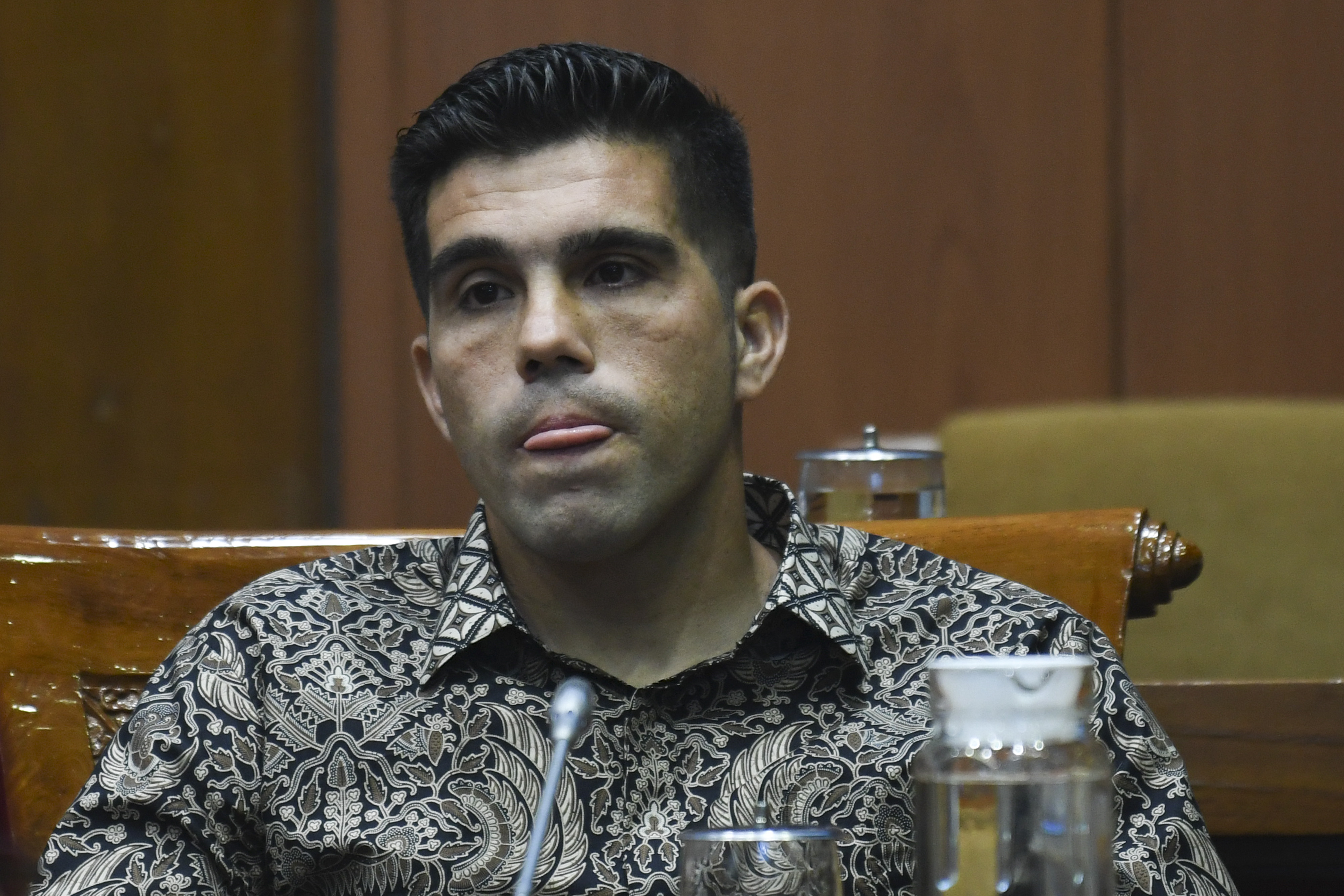 Pesepak bola asal Brasil Fabiano da Rosa Beltrame menghadiri rapat kerja Komisi X DPR dengan Kemenpora di Gedung DPR, Jakarta, Kamis (7/11).