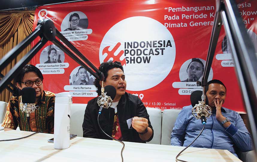 Para pembicara dari kiri Rawanda W Tuturoong (Tenaga Ahli Utama KSP), Mikhail Gorbachev Dom (Politisi Muda/Juru Bicara PSI), Hasan Nasbi.