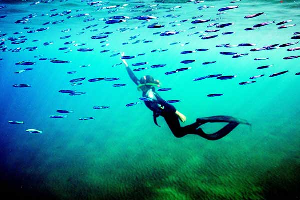 Penyelam sebisa mungkin melakukan gerakan yang efektif. Semakin banyak seorang diver bergerak, akan semakin banyak oksigen yang terbuang.