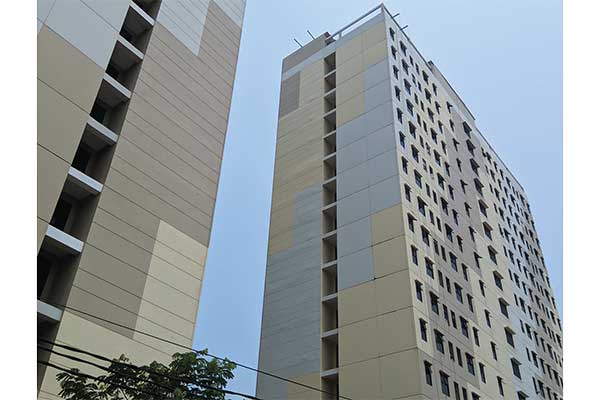 ua tower rusunawa Penjaringan berdiri megah di Jakarta Utara, kemarin. Rusunawa Penjaringan yang berlantai 17 dengan 394 unit rusun