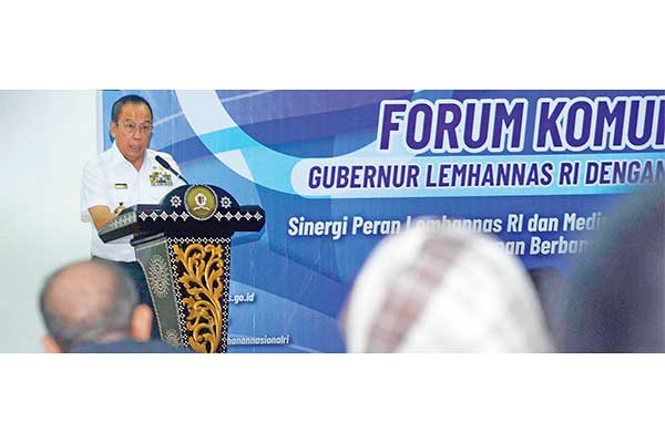 Gubernur Lemhannas Agus Widjojo memberikan sambutan pada acara Forum Komunikasi Gubernur Lemhannas di Gedung Lemhannas, Jakarta, kemarin.