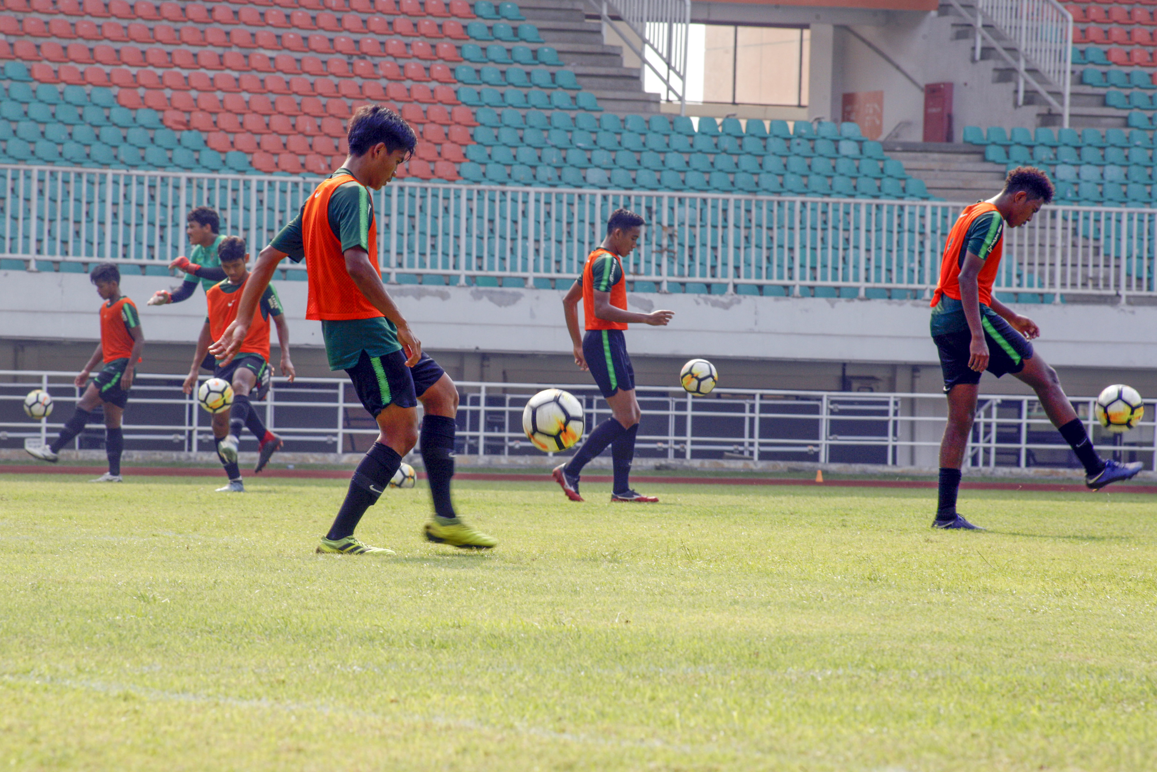 Timnas U-19 berlatih di Stadion Pakansari, Bogor