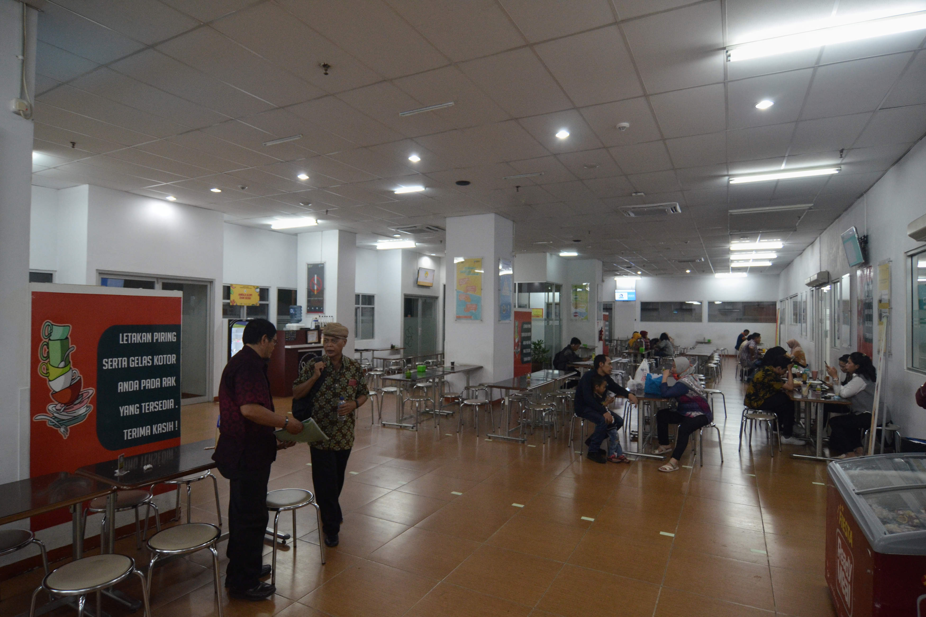 Suasana Kantin Sehat Kementerian Kesehatan