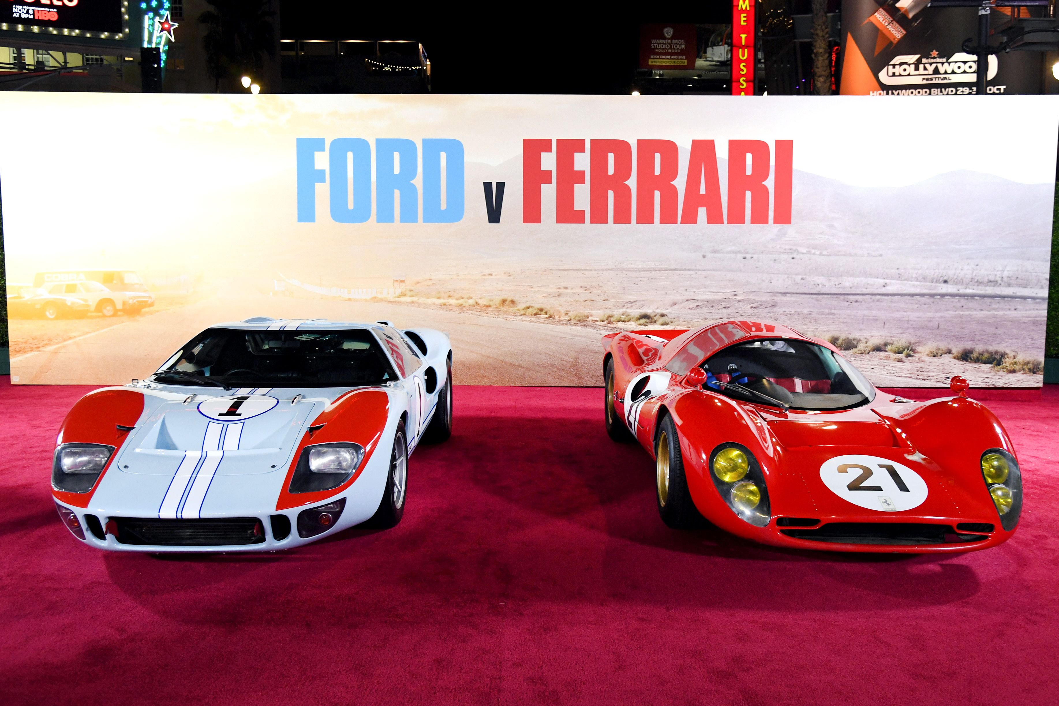 Mobil Ford dan Ferrari ditampilkan di TCL Chinese Theatre di Hollywood, California untuk penayangan perdana film Ford v Ferrari