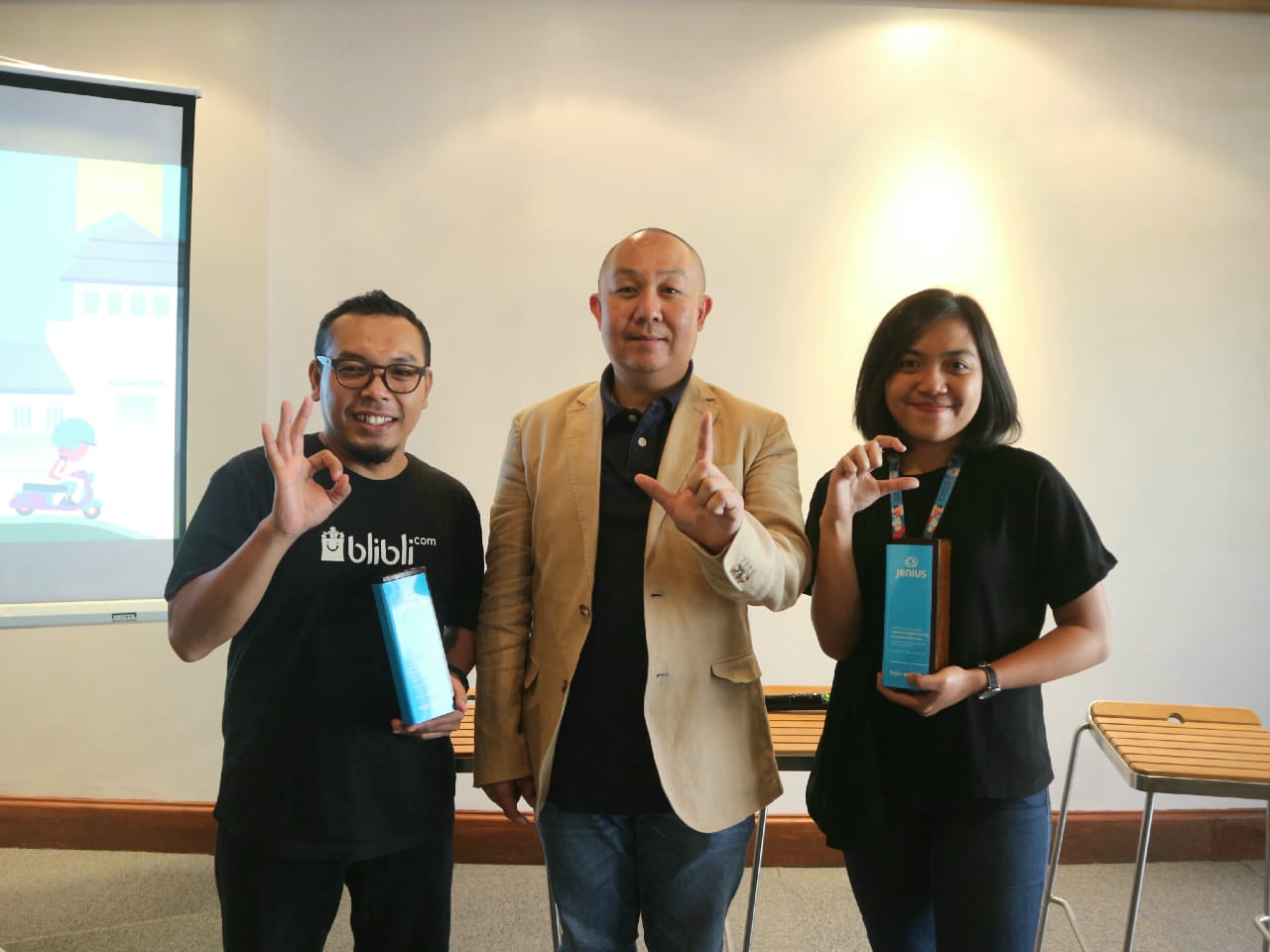 Head of Digital Banking Bank BTPN Irwan S Tisnabudi (tengah)