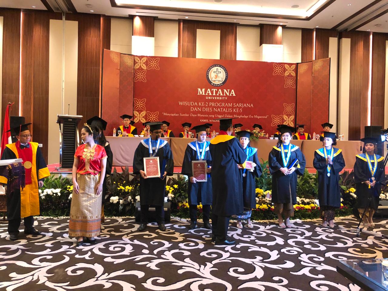 Wisuda Matana University