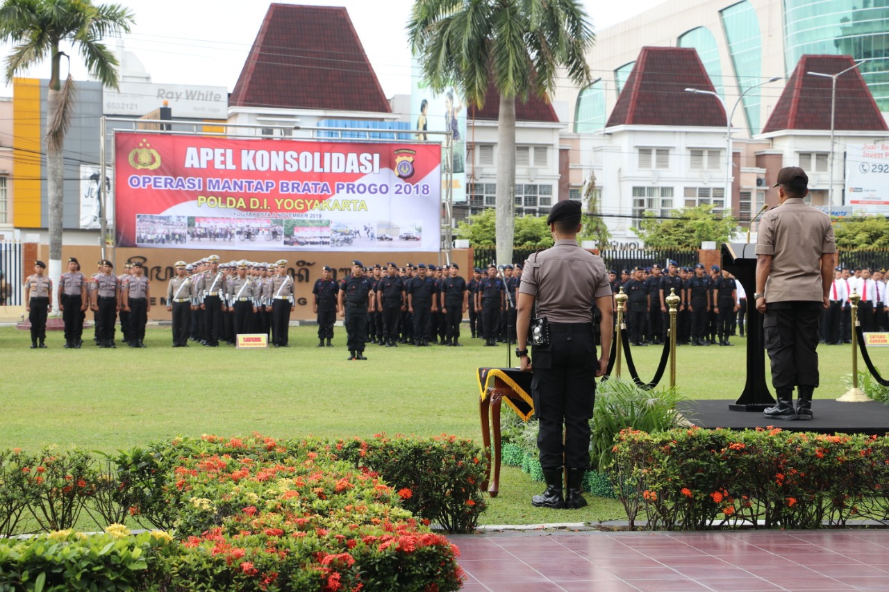 Penutupan Operasi Mantap Progo Brata 2018 dalam sebuah Apel Konsolidasi di halaman Polda DIY di Jalan Pajajaran, Sleman, Jumat (8/11/2019).