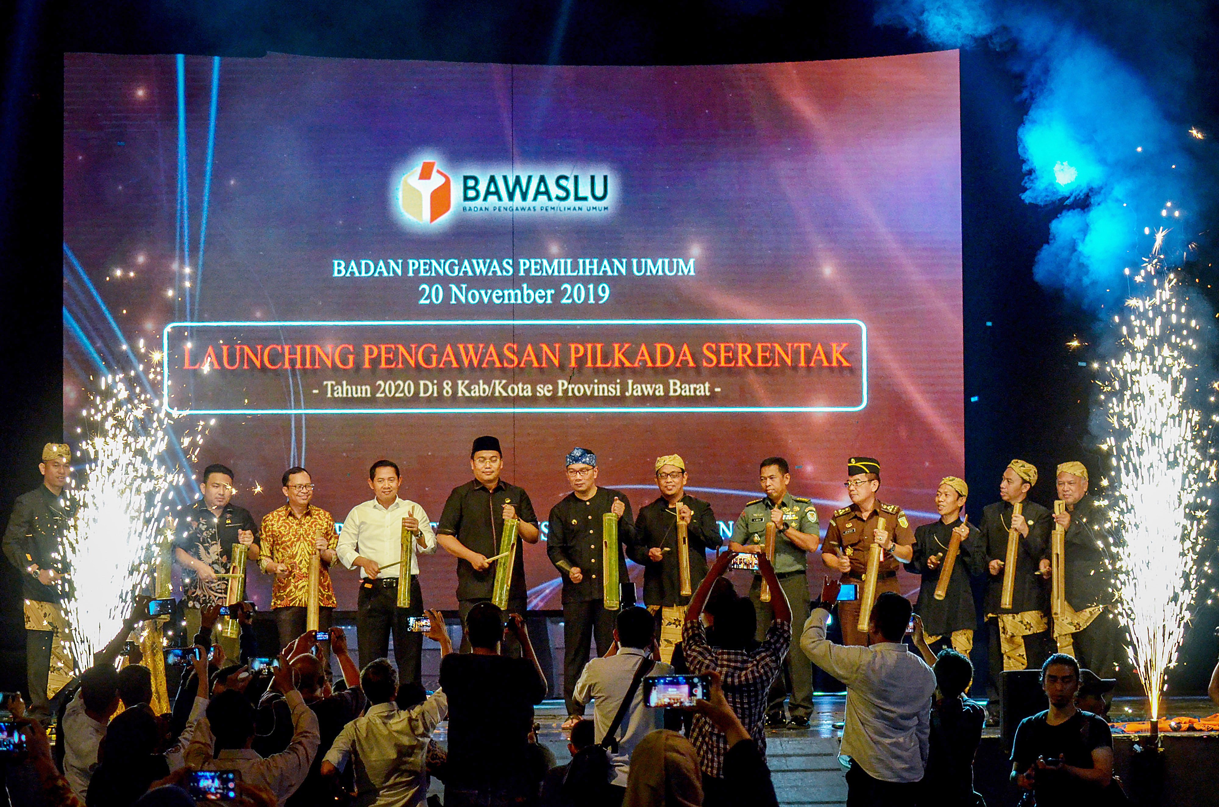 PELUNCURAN PENGAWASAN PILKADA SERENTAK