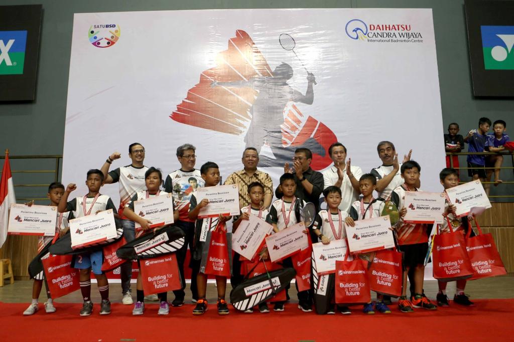 Para pebulutangkis junior yang terpilih di ajang Sinar Mas Land Mencari Juara 2019. 