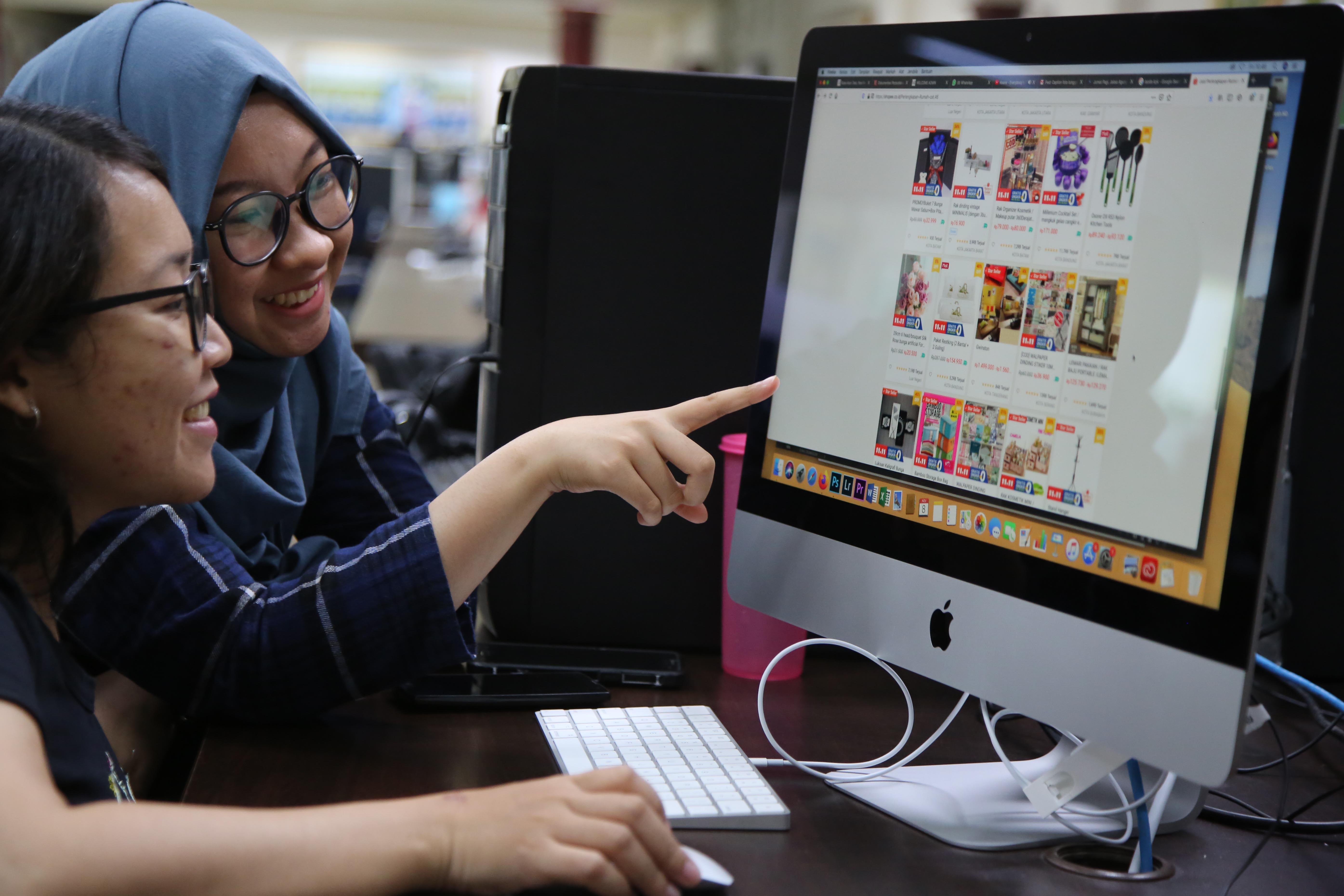 Ilustrasi Belanja Online.