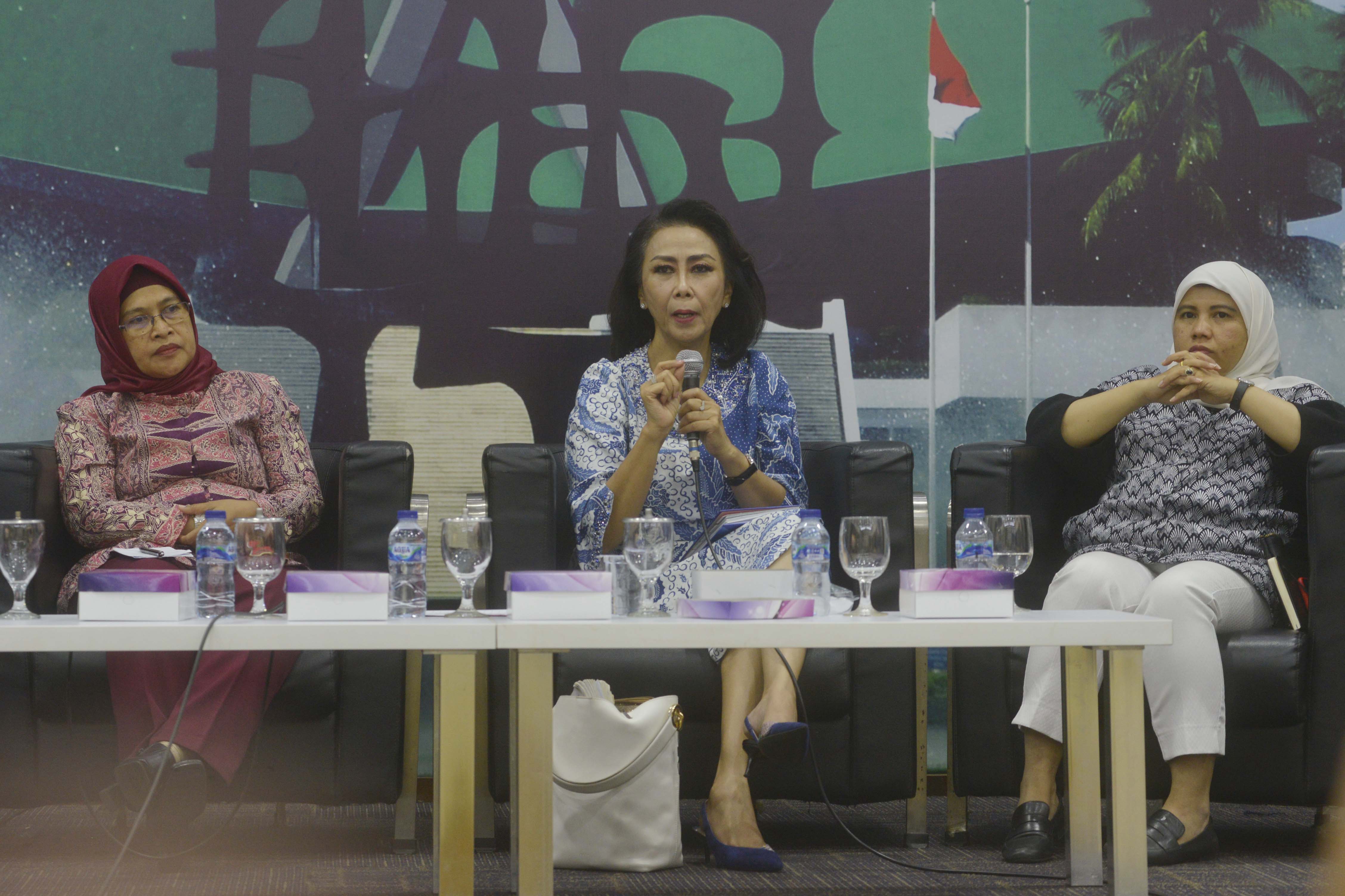 Diskusi soal kasus first travel di kompleks parlemen 