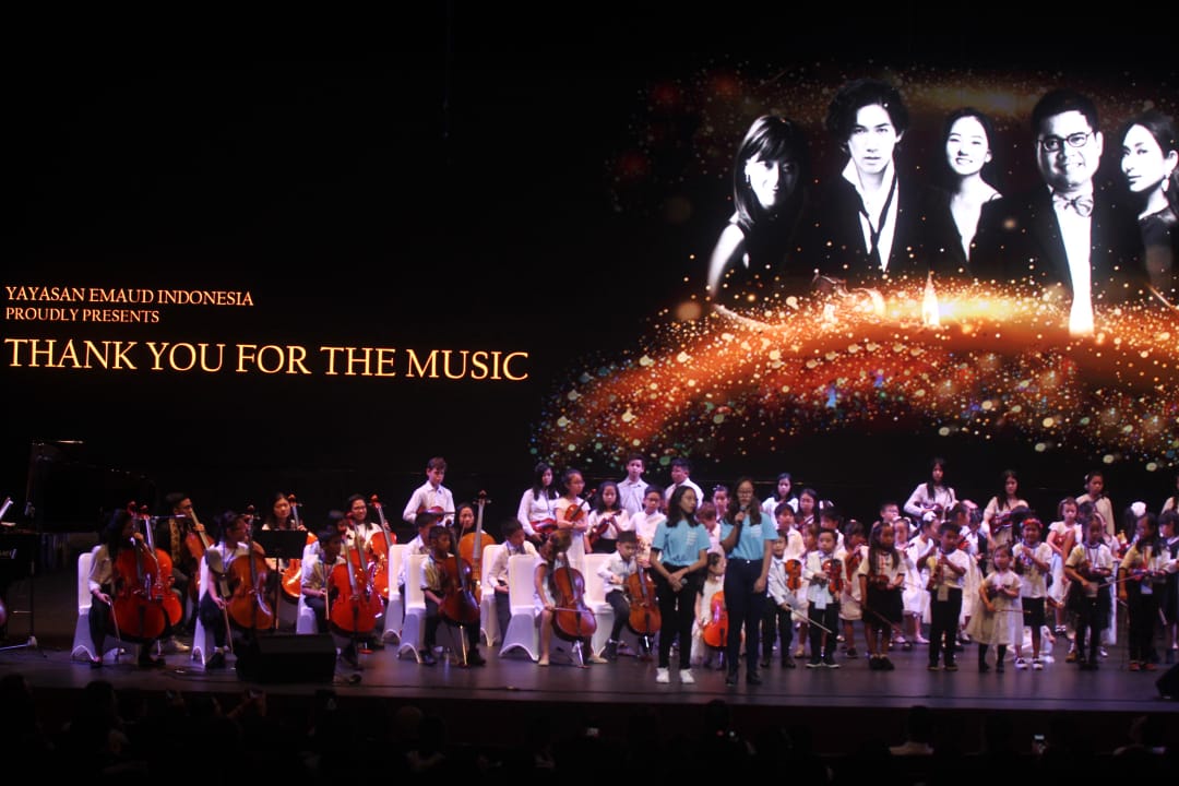 Konser amal berjudul 'Thank You for the Music' di Jakarta International Theatre, JIExpo Kemayoran, Minggu sore (24/11)