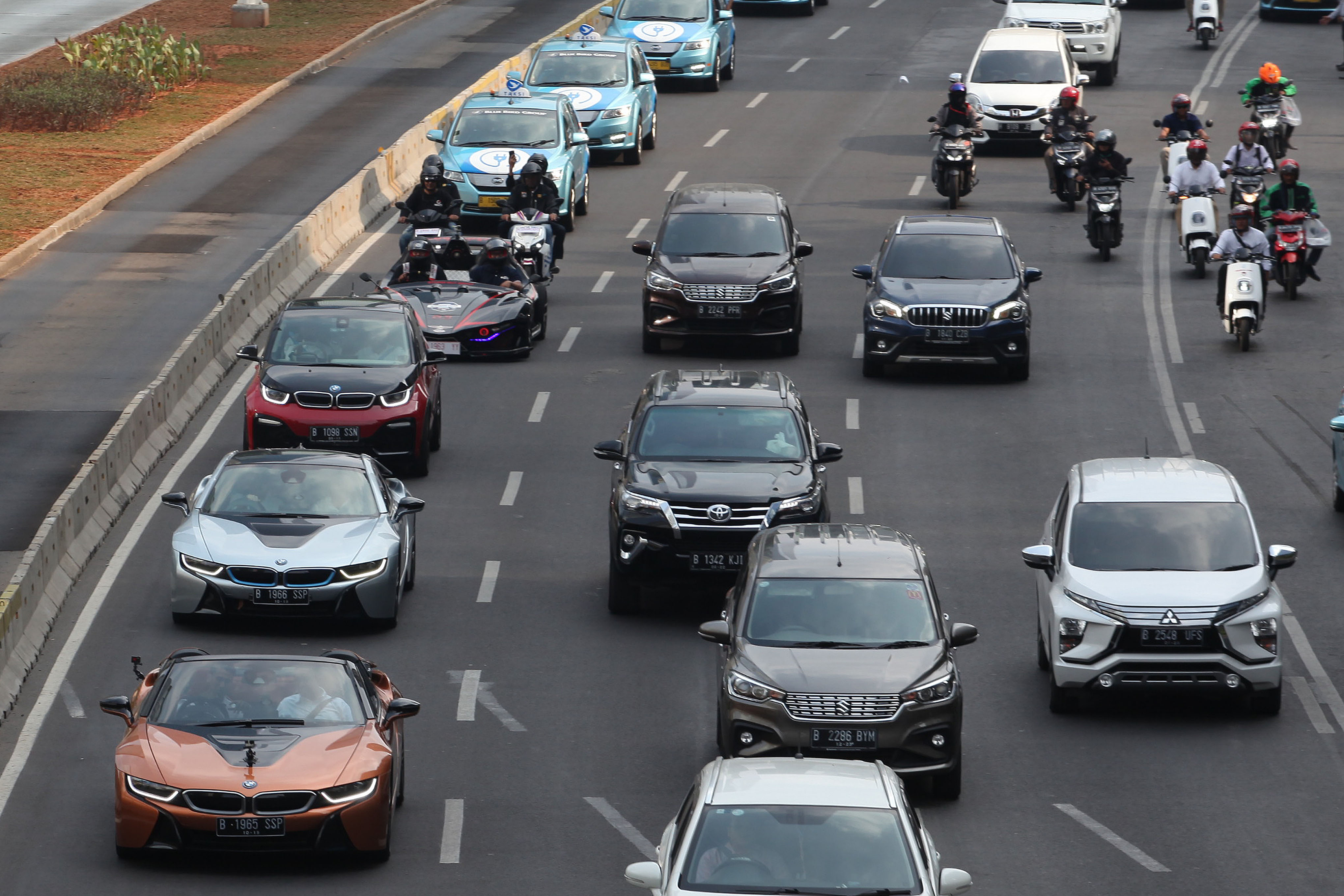 Iring-iringan kendaraan listrik