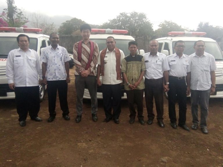 Pemerintah Jepang menyerahkan bantuan ambulans dan sepeda motor untuk pelayanan kesehatan daerah terpencil di Flores Timur.