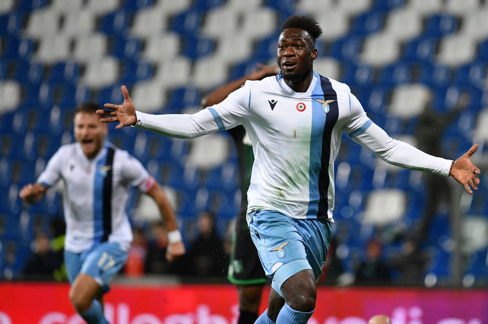 Pemain Lazio Felipe Caicedo merayakan golnya ke gawang Sassuolo dalam laga lanjutan Serie A.