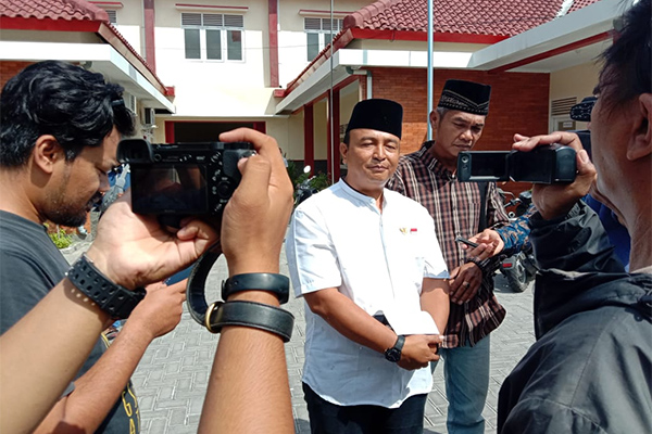 Perkumpulan Masyarakat Kulonprogo Gerbang Bintang Selatan menolak wakil bupati yang berasal dari luar Kulonprogo
