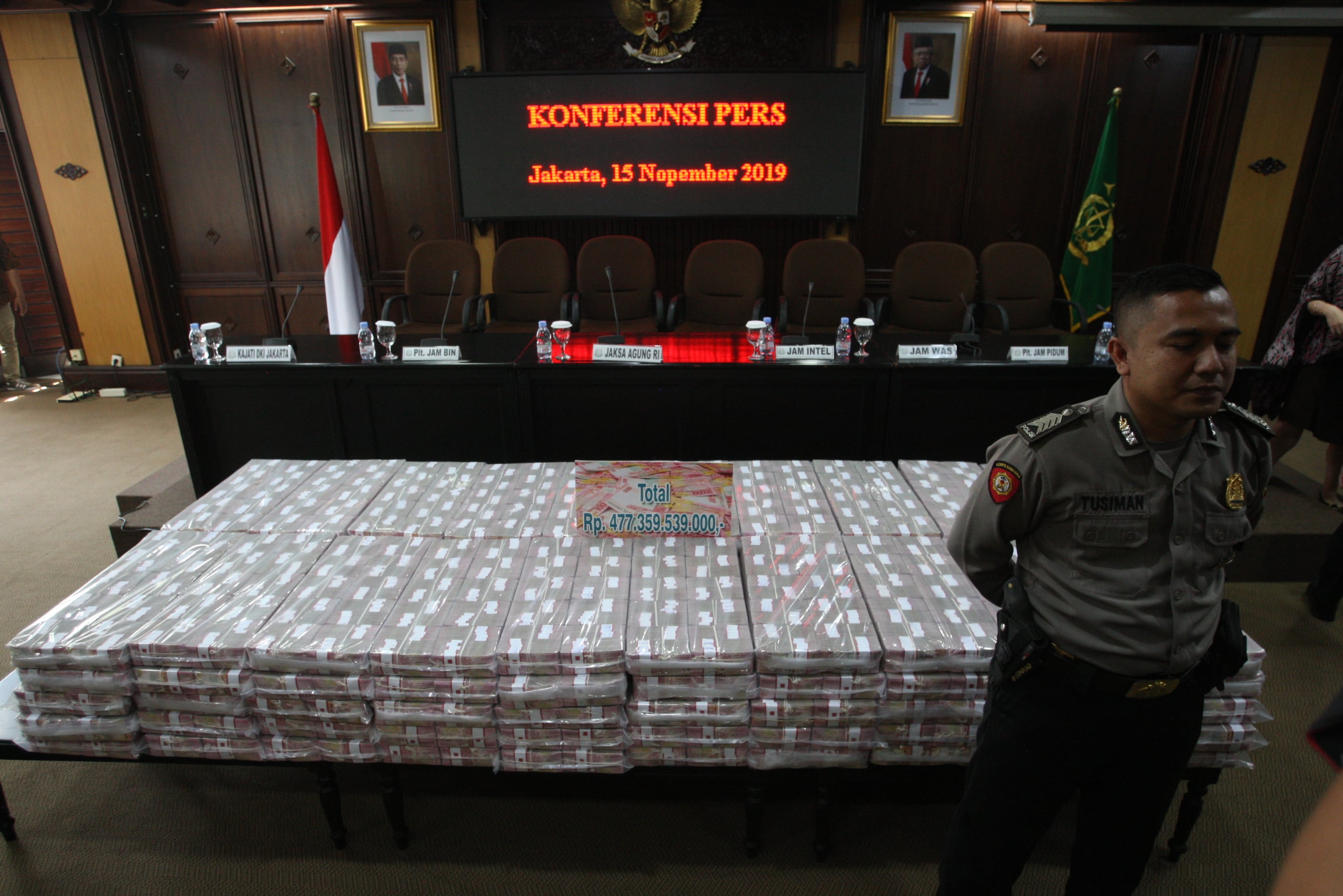 Uang sebesar Rp477 miliar