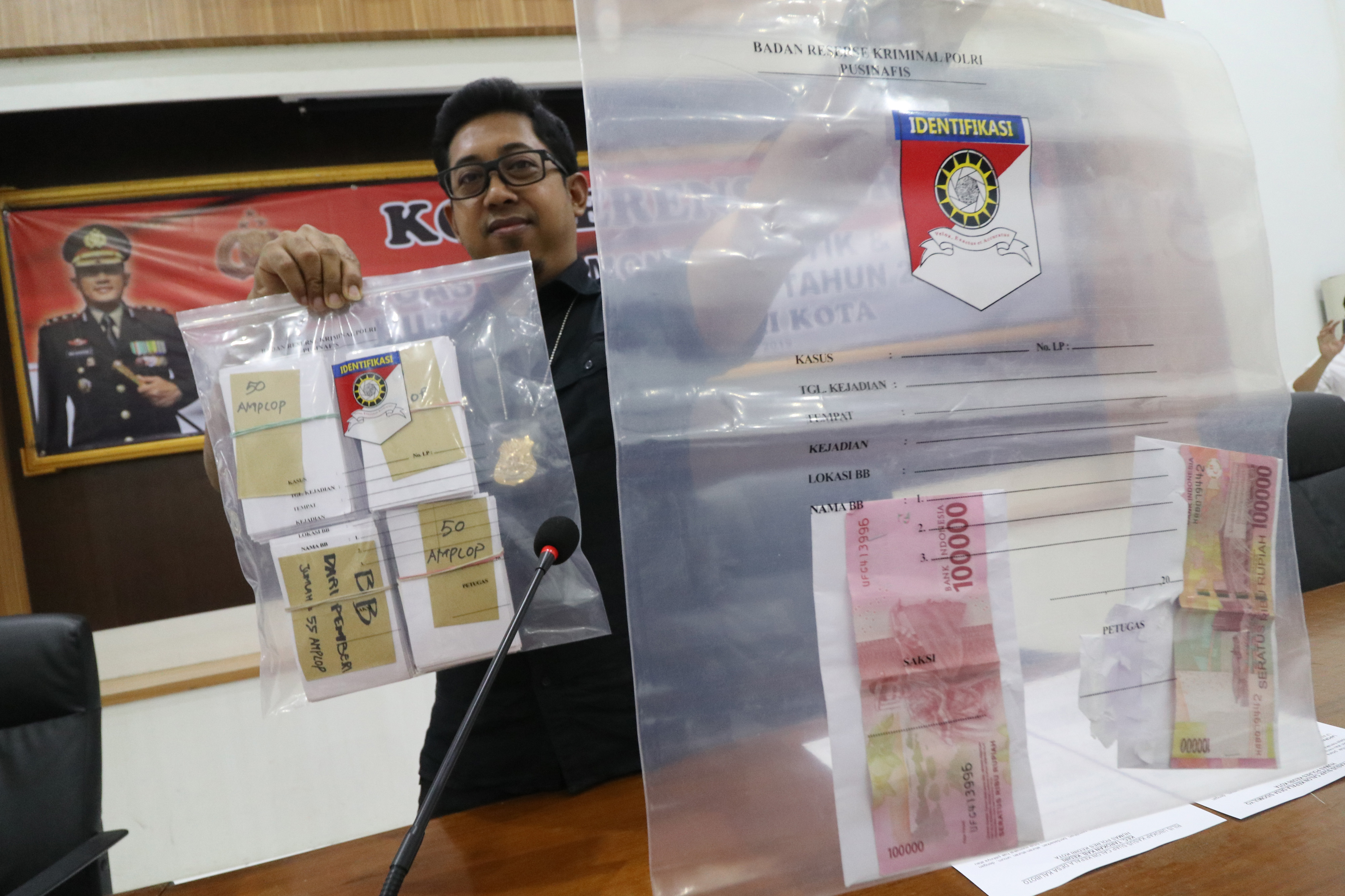 Pelaksanaan Pilkada serentak di empat kabupaten wilayah Provinsi Bangka Belitung rawan terhadap politik uang. 