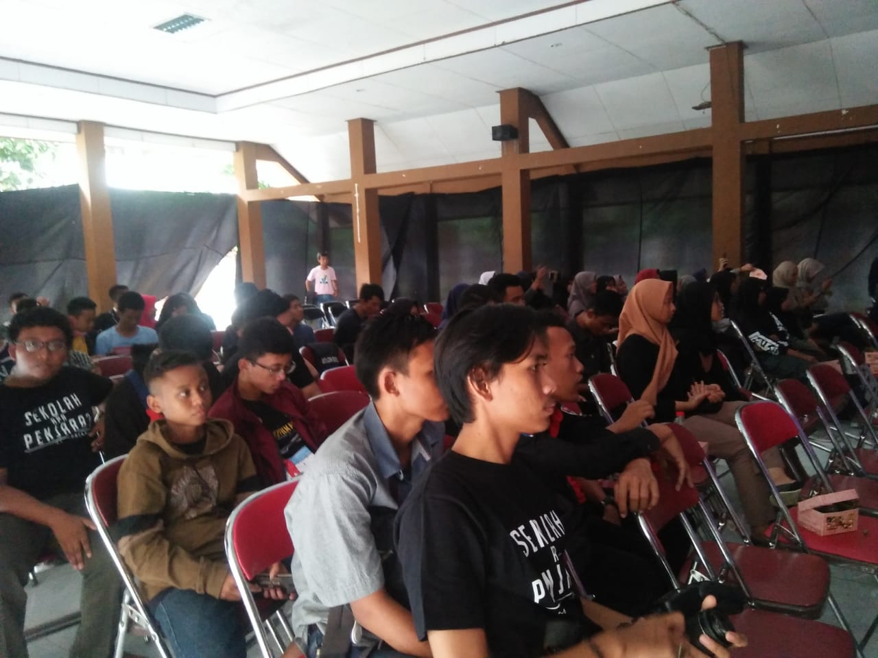 Anak muda di Brebes yang tertarik dengan perfilman diberi pelatihan oleh Bekraf