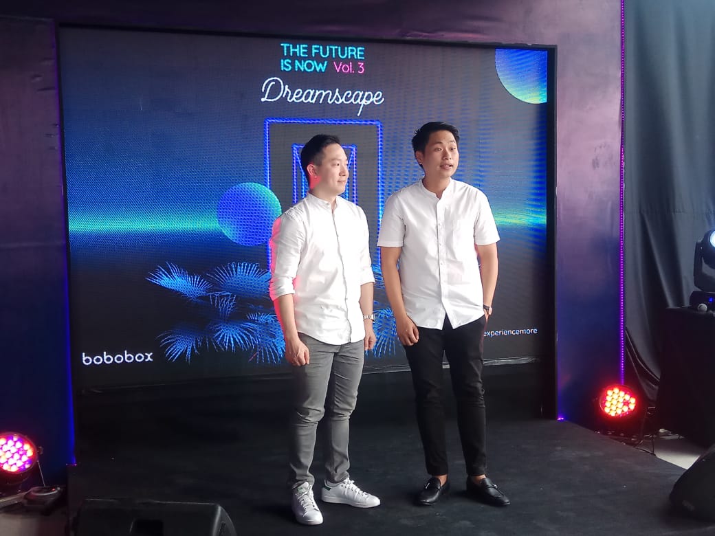 CEO Bobobox, Indra Gunawan, dan Presiden Bobobox, Antonius Bong, saat mempresentasikan dua cabang baru di Jakarta, Kamis (21/11).
