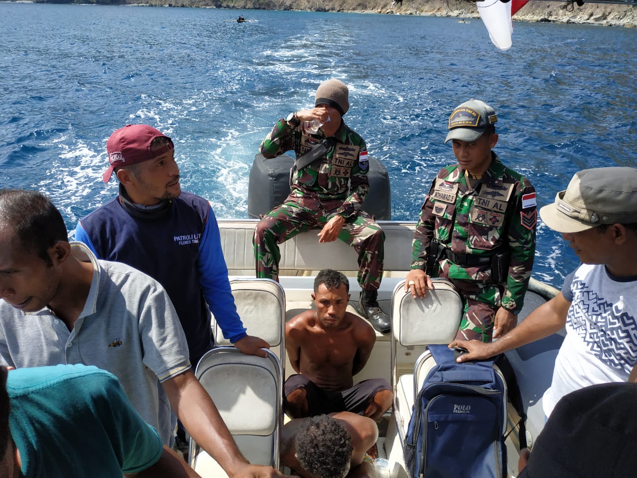 TNI AL dan Tim Terpadu Tangkap Pelaku Bom Ikan di Flotim 