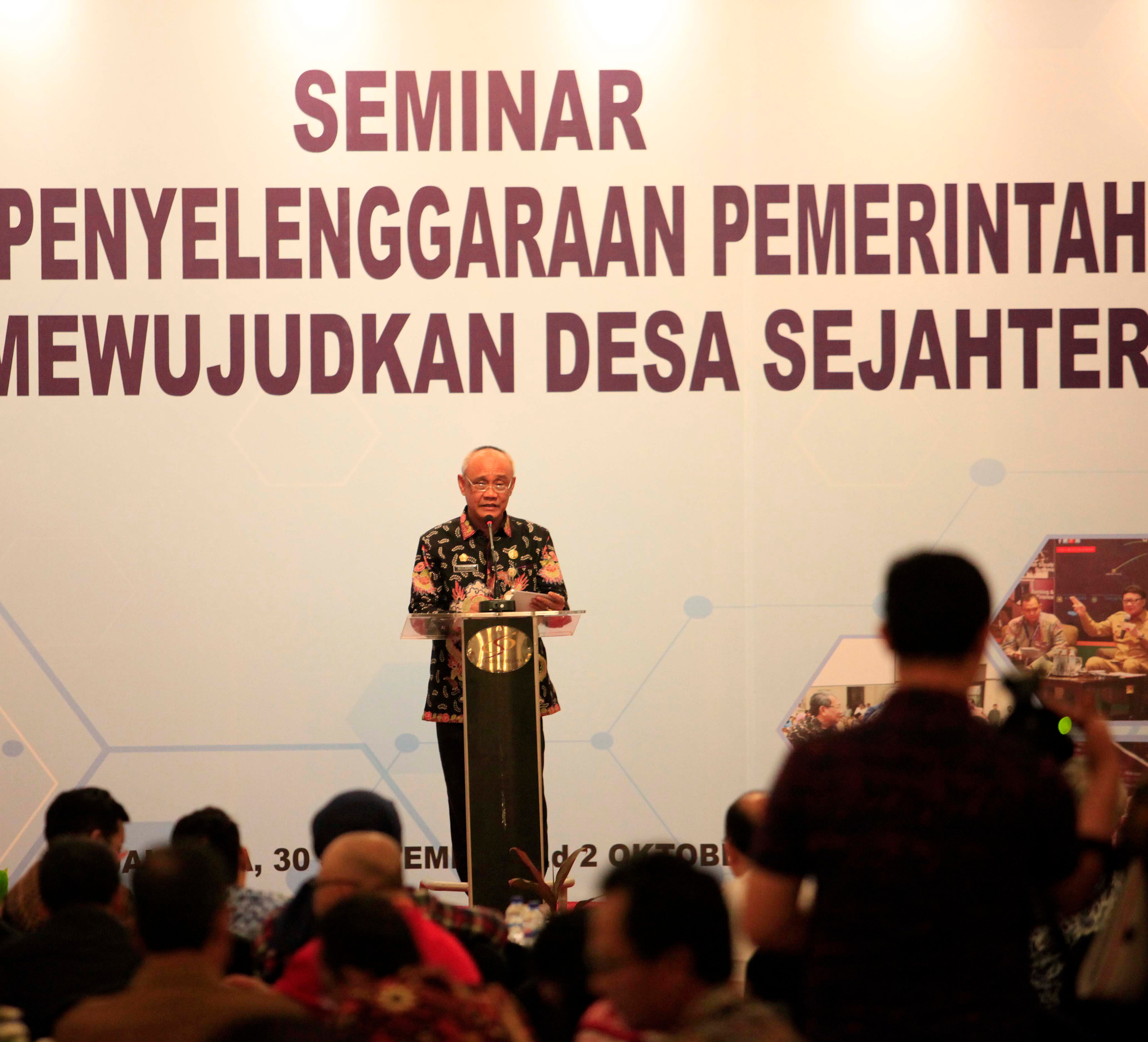 Dirjen Bina Pemerintahan Desa Kemendagri Nata Irawan