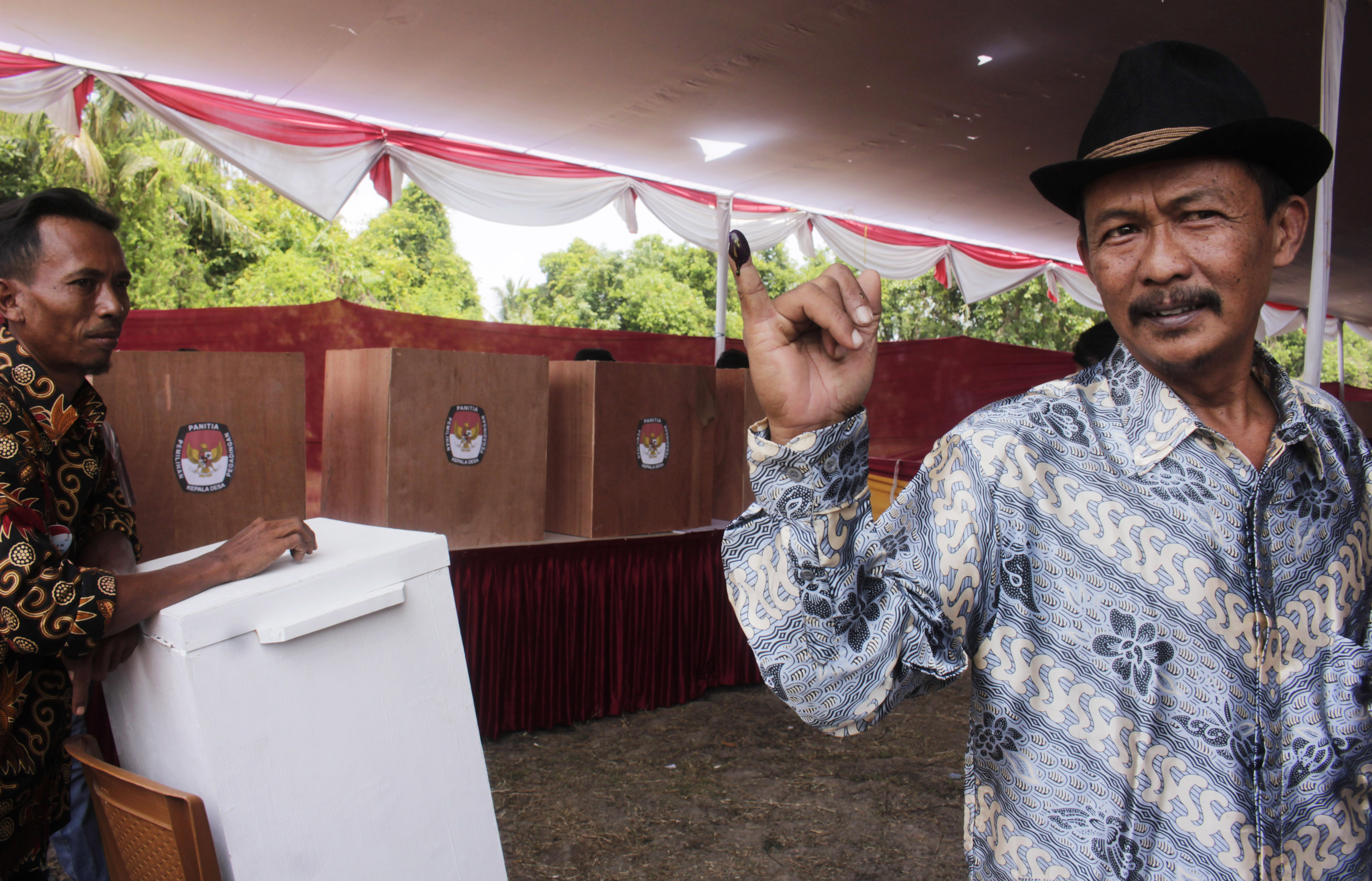 Pemkab Temanggung siapkan anggaran Rp5,7 miliar untuk Pilkades serentak 2020 yang melibatkan 216 desa.