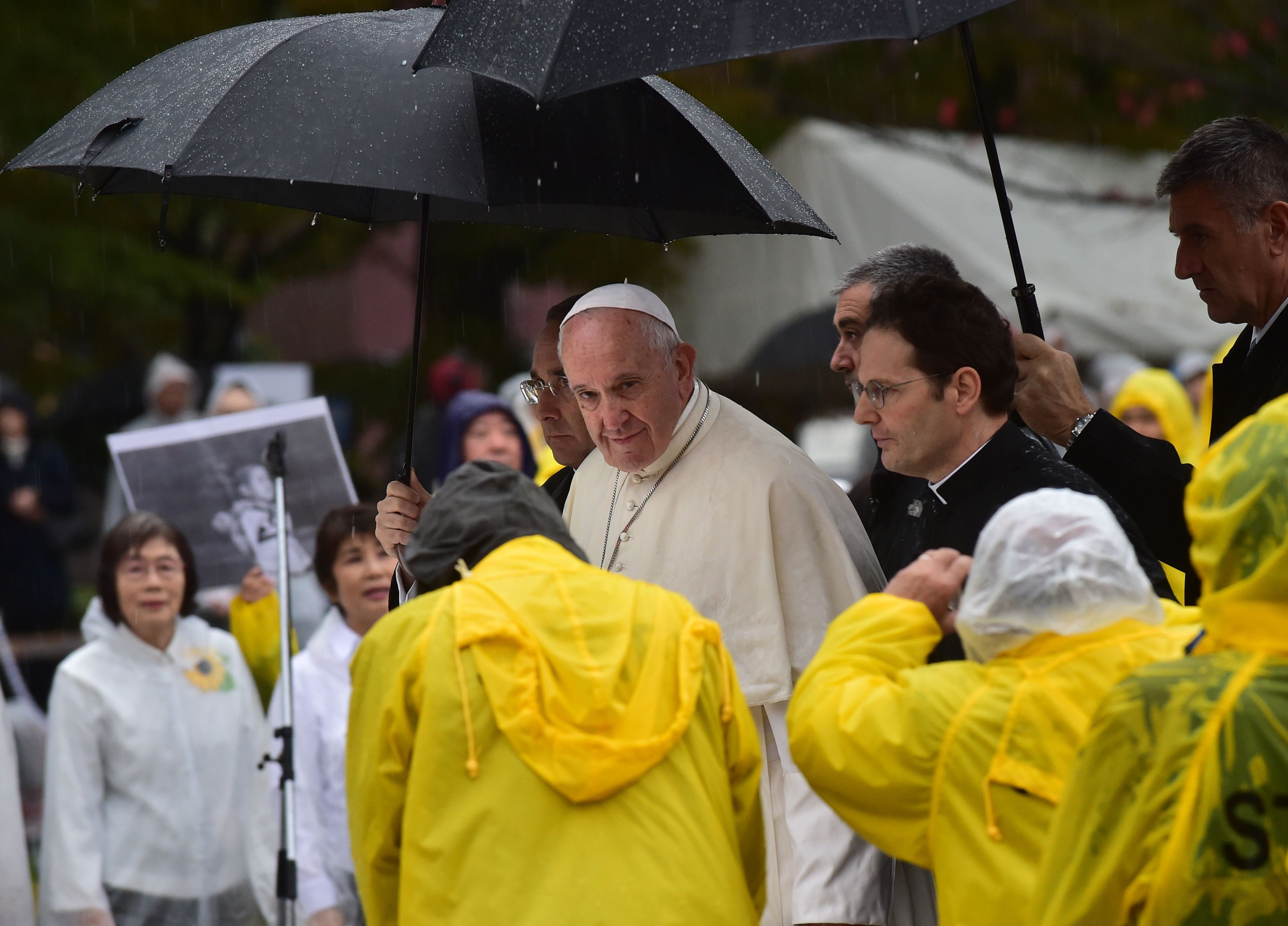 Paus Fransiskus: Senjata Nuklir bukan Jawaban