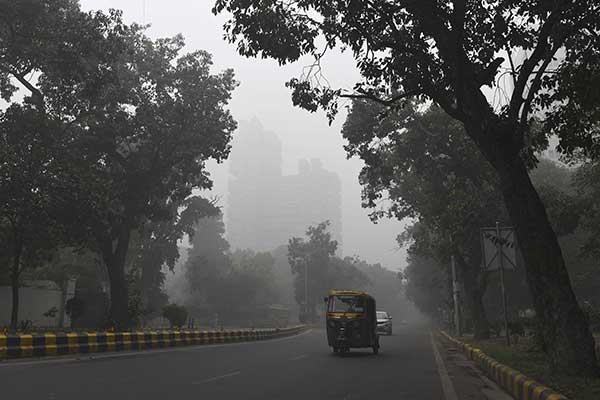 Kabut Asap Tebal Selimuti New Delhi