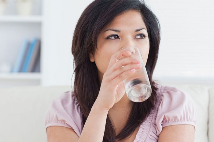 Konsumsi Air Putih Berlebihan Picu Serangan Jantung