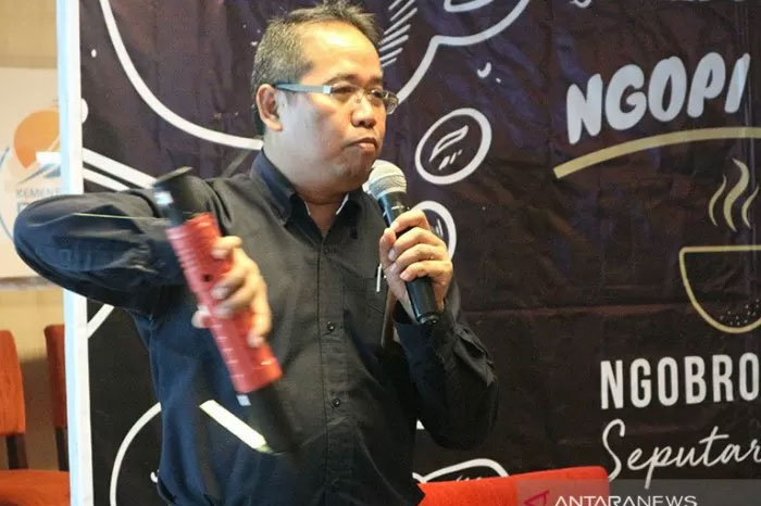  Direktur Utama PT Dahana Budi Antono 