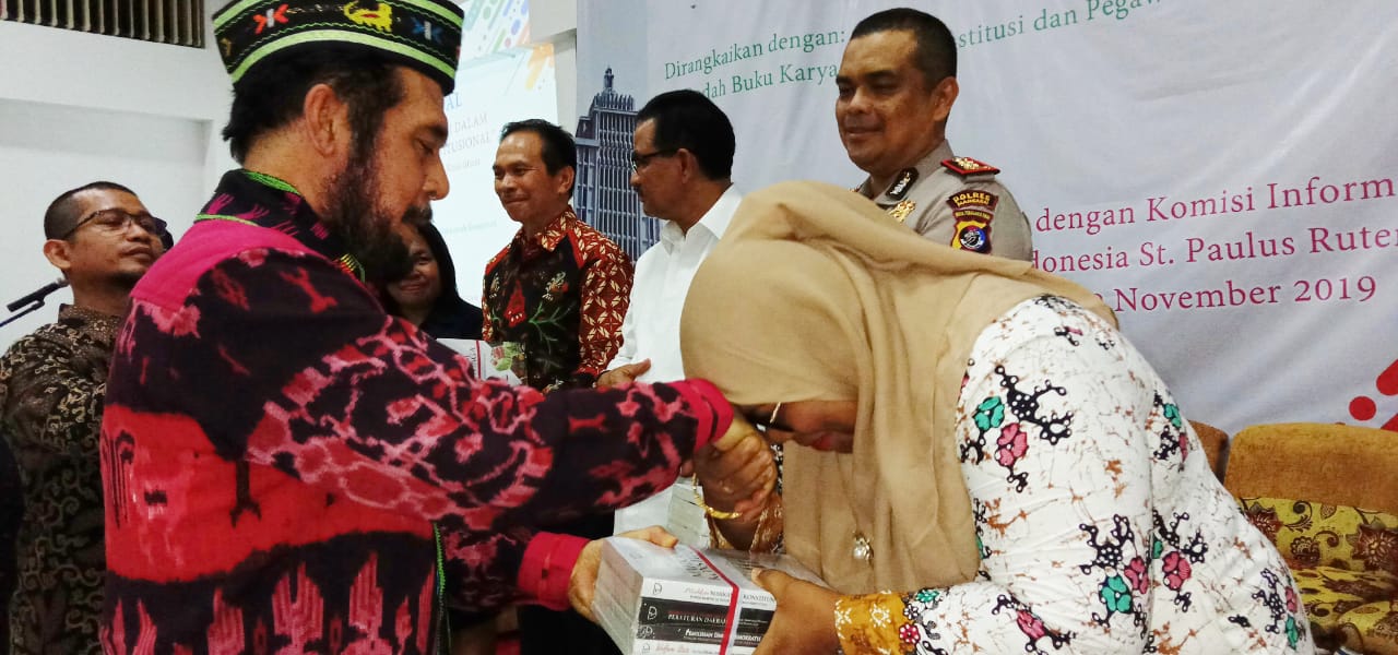 Ketua Mahkamah Konstitusi Anwar Usman di Ruteng, Manggarai, Jumat (29/11) malam.