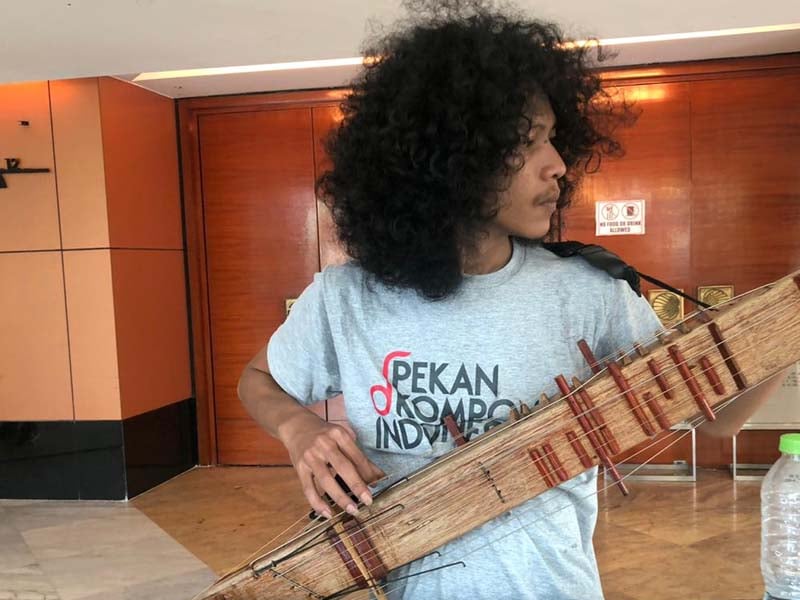 Musisi Pontianak Ciptakan Alat Musik Mutan
