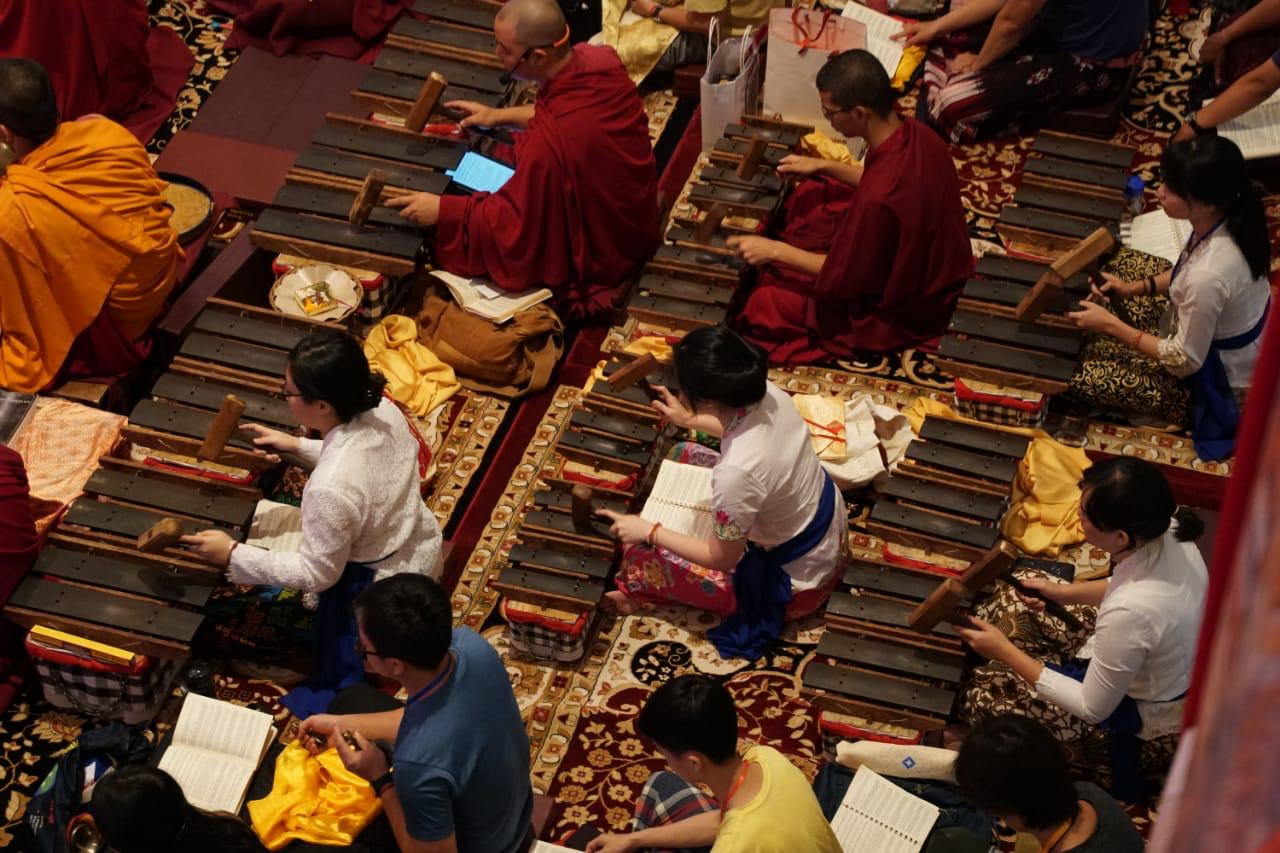 Gamelan Salonding dimainkan Southeast Asia Lamrim Festival (SEALF) 2019, 11-18 November 2019 di Gedung Prasadha Jinarakkhita, Jakarta Barat.