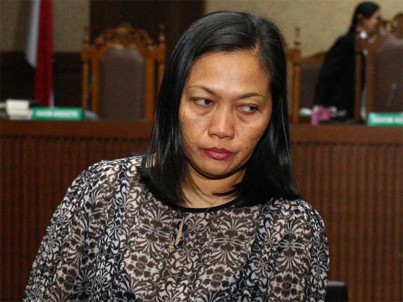 Terdakwa kasus suap distribusi pupuk M Indung Andriani mengikuti sidang pembacaan putusan di Pengadilan Tipikor, Jakarta.