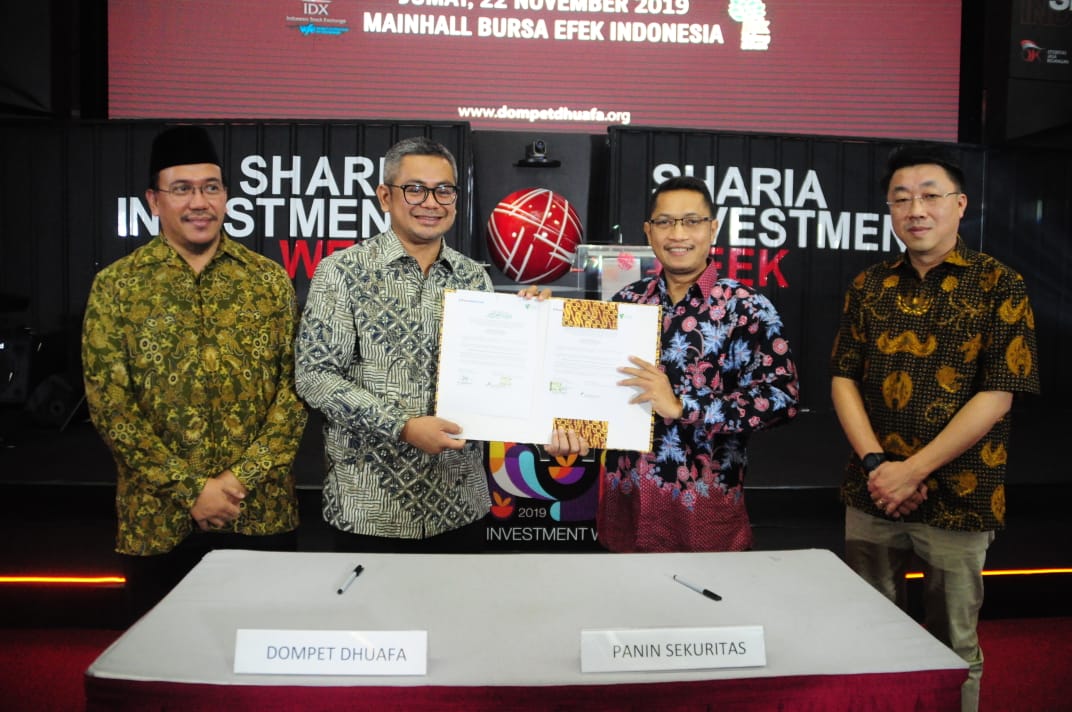Dompet Dhuafa menggandeng Philip Sekuritas Indonesia dan Panin Sekuritas.