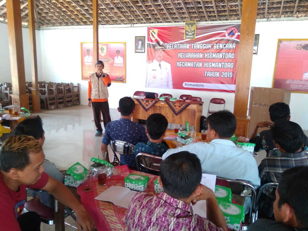 Antisipasi Bencana Longsor dan Banjir, BPBD Wonogiri Bersama FPRB Siapkan dan Tanam Bibit Tanaman Keras.