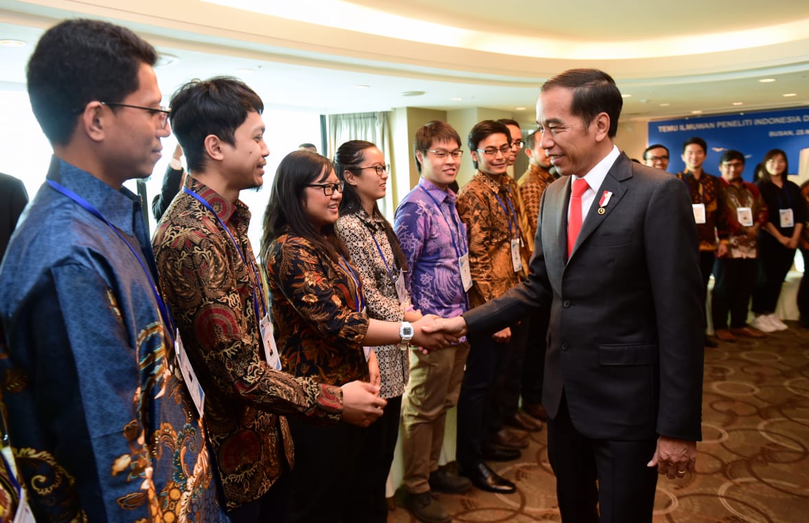 Presiden Joko Widodo bertemu para ilmuwan asal Indonesia di Korea Selatan