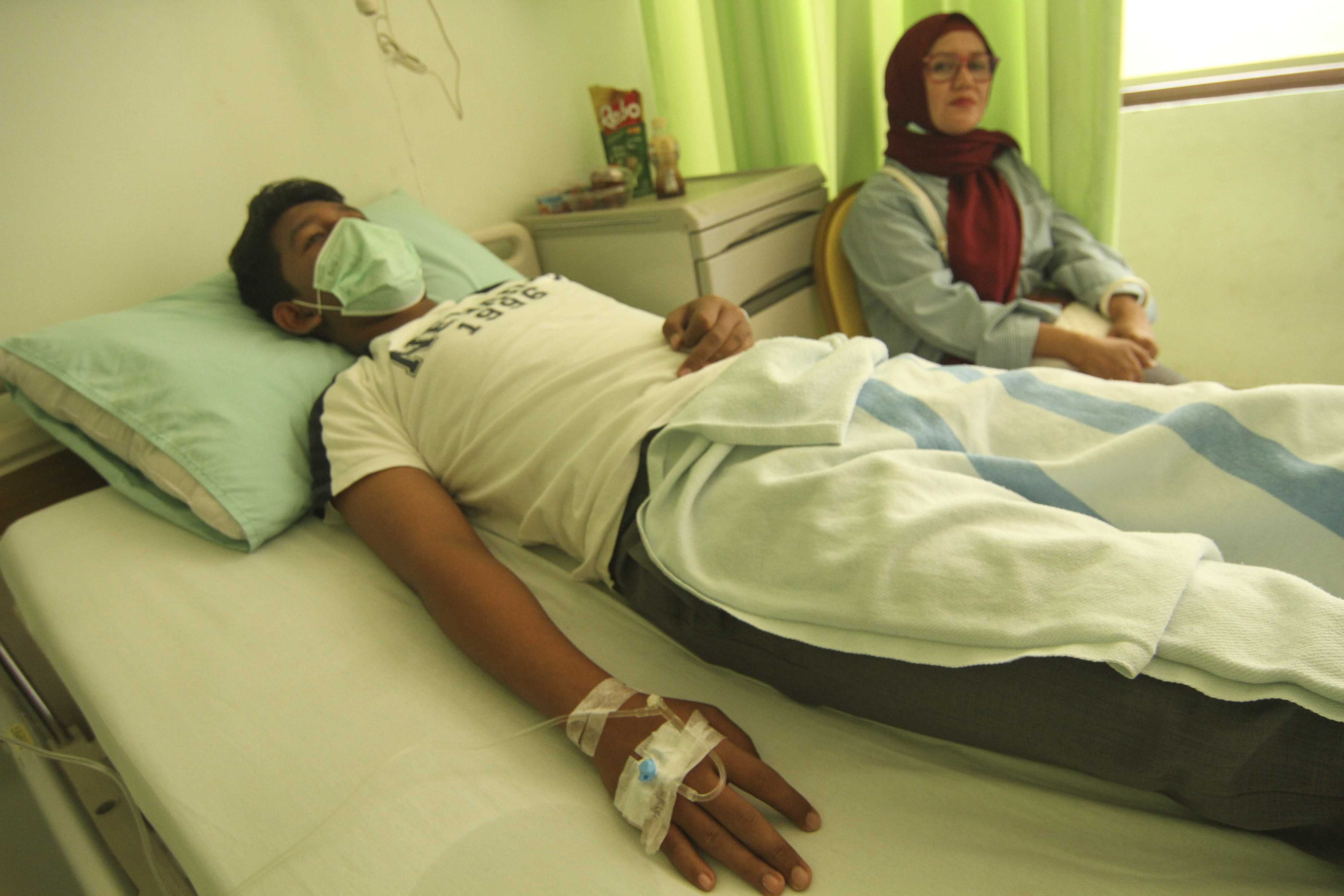 Pasien penderita Hepatitis A menjalani rawat inap di RSUD Depok, Jawa Barat