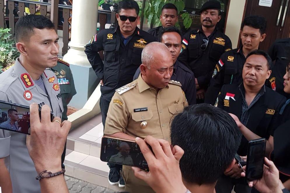 Kapolres Bekasi Kota Kombes Indarto, Wali Kota Bekasi Rahmat Effendi, dan Ketua Gibas Resort Kota Bekasi Deni M Ali