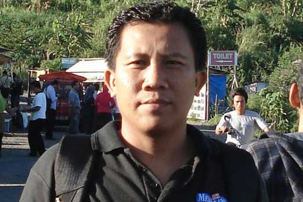 Adang Iskandar, Redaktur Bahasa Media Indonesia