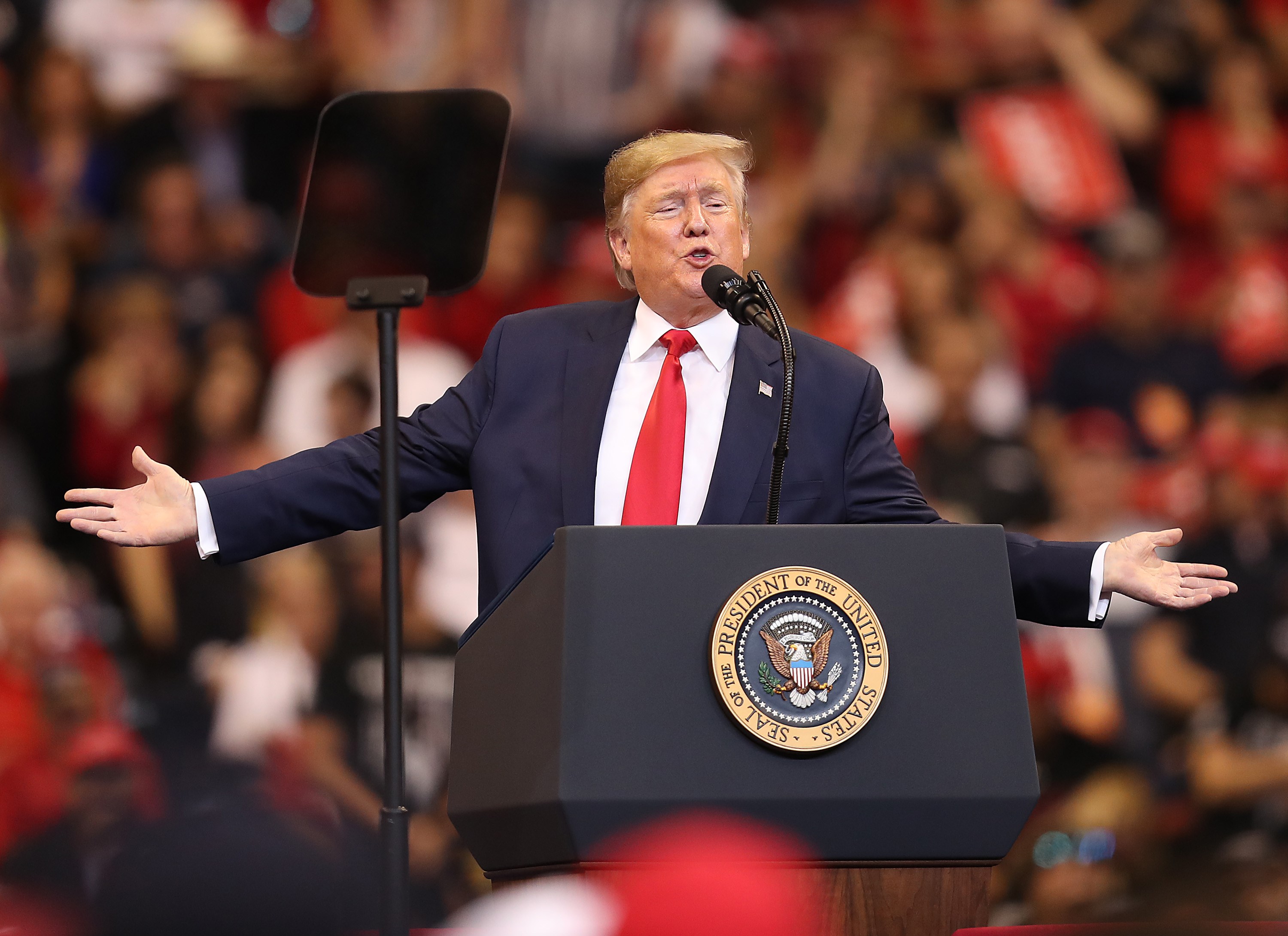 Trump Teken UU yang Dukung Demonstrasi Hong Kong