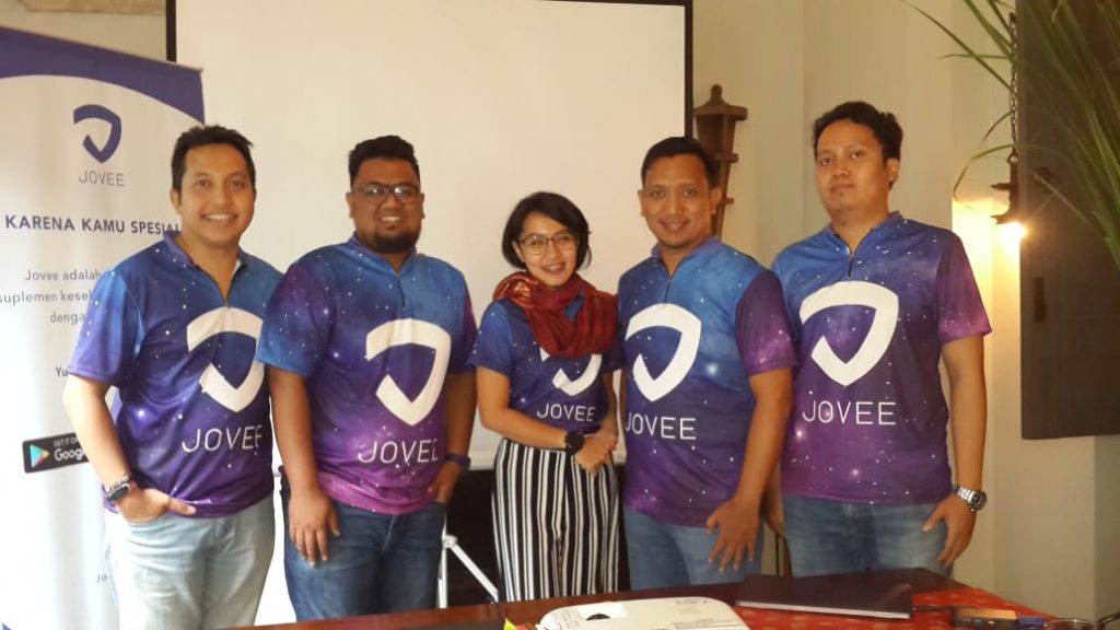 Jump pers peluncuran aplikasi hidup sehat Jovee di Jakarta.