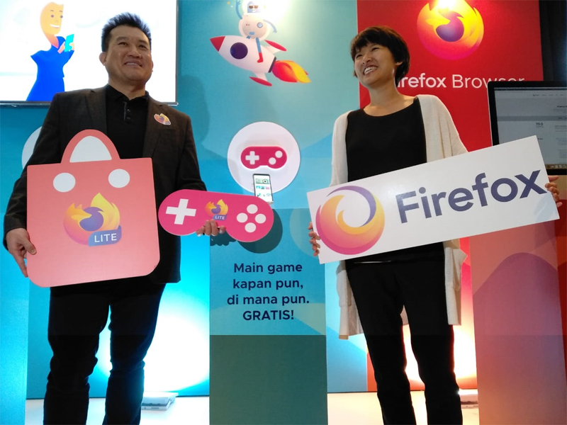 VP and General Manager of Emerging Markets Mozilla, Stan Leong (Kiri), saat peluncuran Firefox Lite, di Ritz-Carlton Pacific Place, Jakarta.