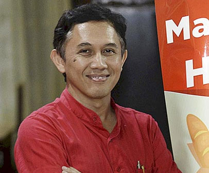 Hendro Utomo Raih Penghargaan Social Media Movement