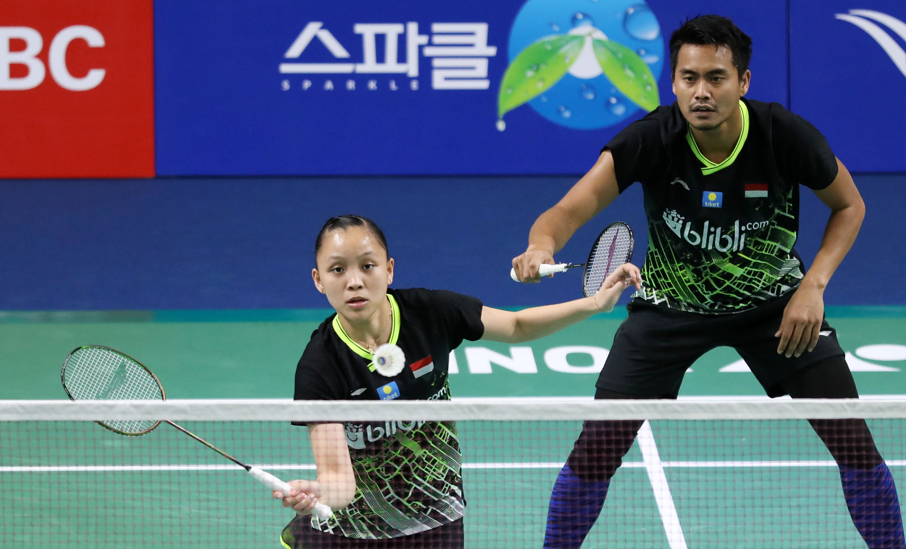 Pasangan ganda campuran Indonesia Tontowi Ahmad/Winny Oktavina Kandow