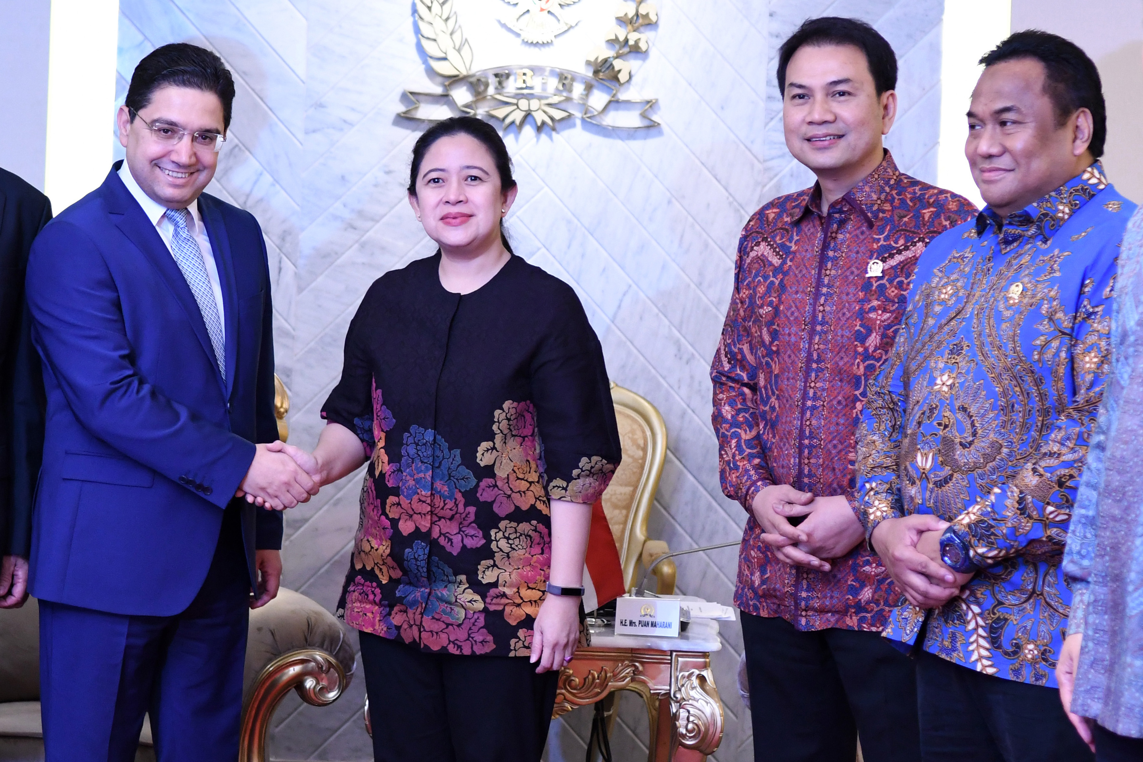 Ketua DPR RI Puan Maharani (kedua dari kiri).